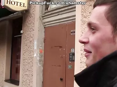 Die lockige Tussi Scarlett Bloom nimmt BBC pornos reife damen tief in ihr Fotzenloch