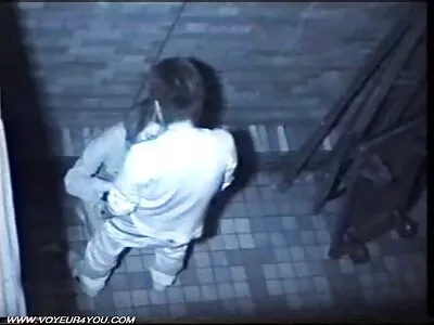 Dunkelhaarige pornos reife damen Schönheit lässt sich tief in die Fotze penetrieren