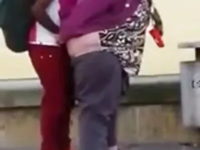 Schlanke Blondine hat geile reife fotzen große, federnde Titten