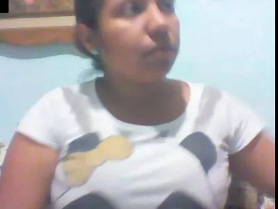 Dunkelhaarige Frau leckt einen gratis pornos mit alten frauen Joystick