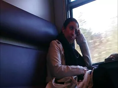 Zwei brasilianische reifer sex junge Schlampen werden abwechselnd in ihre Fotzen gefickt