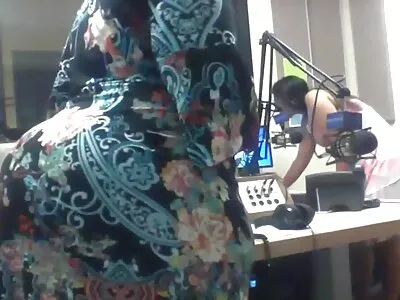 Scarlett Sage und Nicolette Shea lecken reife frauen porn und spielen mit Vibrator