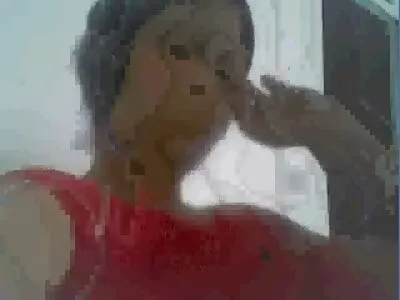 Geile Brünette trägt geile reife sau nur High Heels