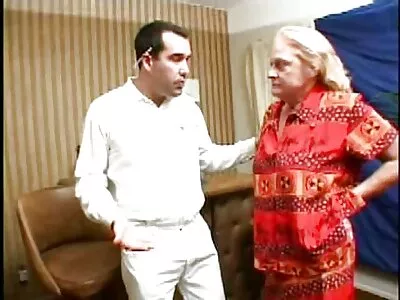 Indische Lehrerin hat ein Geburtstagsgeschenk reife pornofilme bekommen