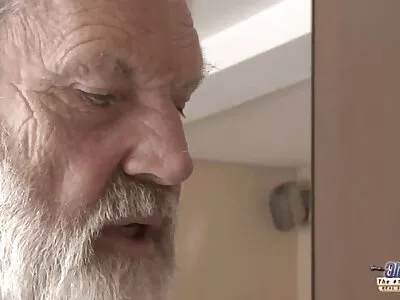 Emma Hix kostenlose sexfilme mit älteren frauen zeigt ihre erstaunlichen Fähigkeiten im Umgang mit Schwänzen