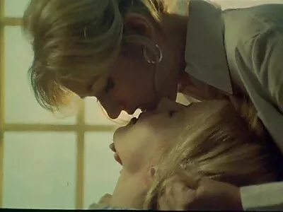 Baby Mina fickt ihren Freund im sexfilm reife frauen Badezimmer