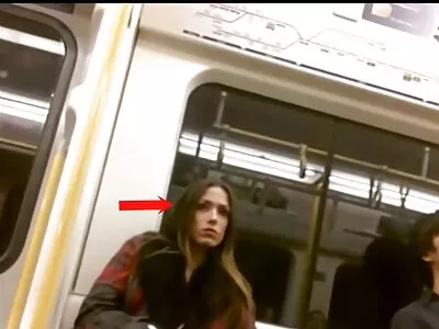 Die wunderschöne Violet Smith springt auf einen geile reife titten Schwanz und bekommt eine Ladung ins Gesicht