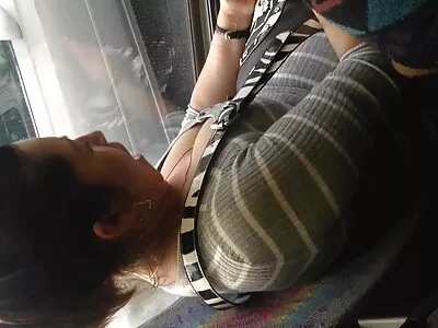 Zwei knifflige sexfilm alte frau junge Babes bedienen Robbys Schwanz mit großem Vergnügen