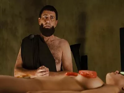 Alura Jenson wird von einem jüngeren schwarzen Typen reife damen porn auf der Couch gebumst